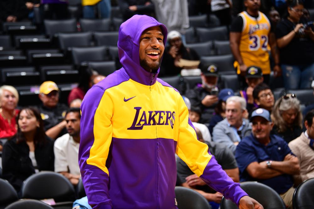 展现出令人 展现出令人