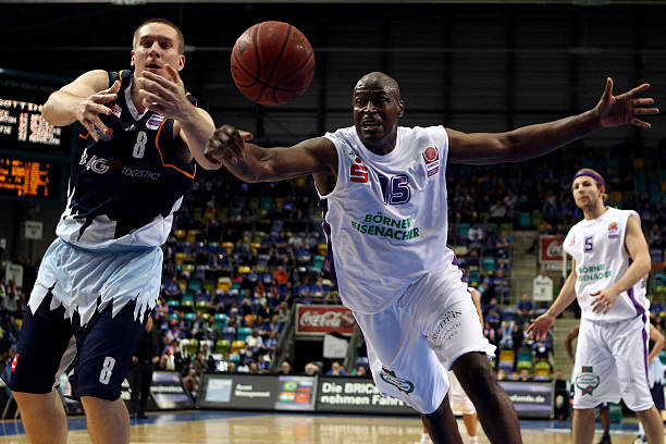 展提供了宝 展提供了宝