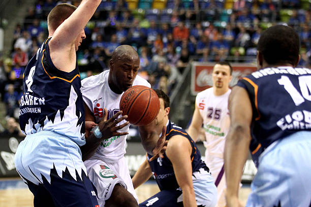 多年轻球员 多年轻球员